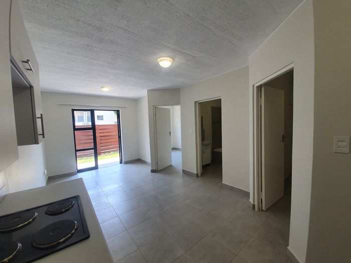 Ferndale Apartment For Sale: 2 beds, private garden, secure complex, ideal location.