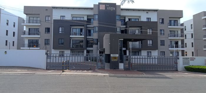 Rivonia Apartment To Rent: 2 Beds, Balcony, Pool, 24hr Security, Close to Amenities.