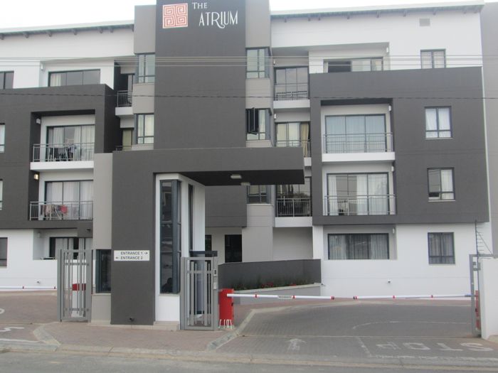 Rivonia Apartment To Rent: 1 Bed, Private Patio, Secure Access, Close to Amenities.