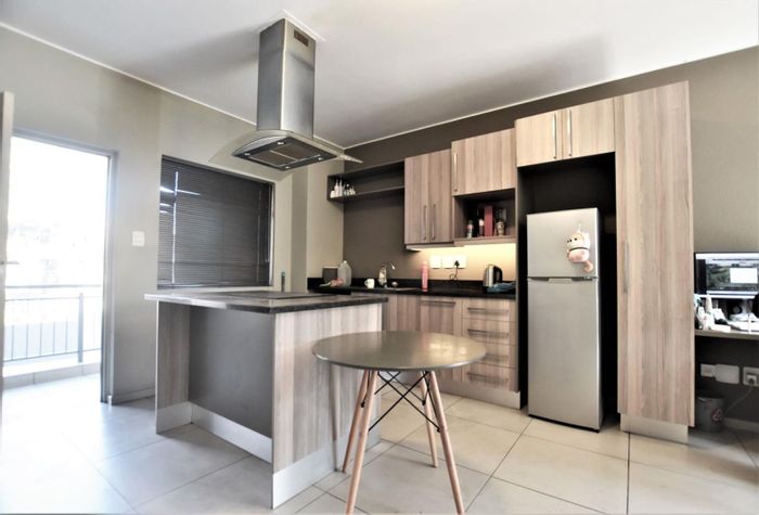 Rivonia Apartment To Rent: 1 Bed, Pool, Parking, 24hr Security, WiFi Ready.