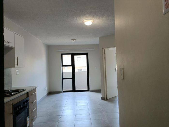 Ferndale Apartment To Rent: 2 beds, 24hr security, pet-friendly, WiFi backup.