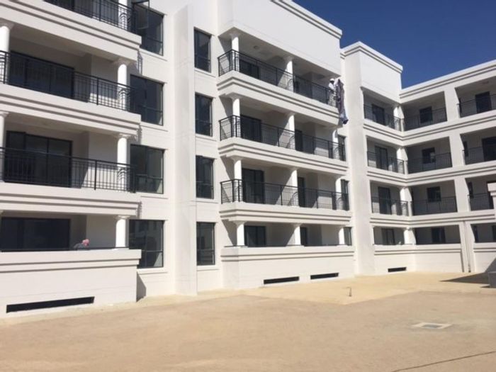 Rivonia Apartment To Rent: 1 Bed, Pool, Security, Parking, Close to Amenities.