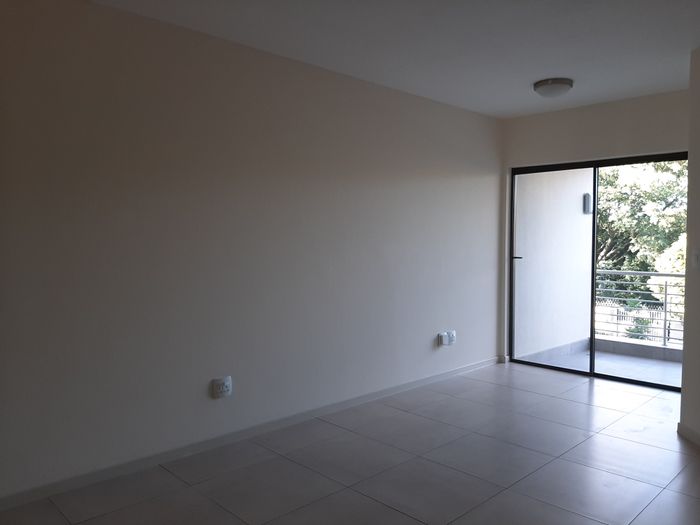 1 Bed Apartment To Rent in Morningside: 24hr security, pool, parking, pets allowed.