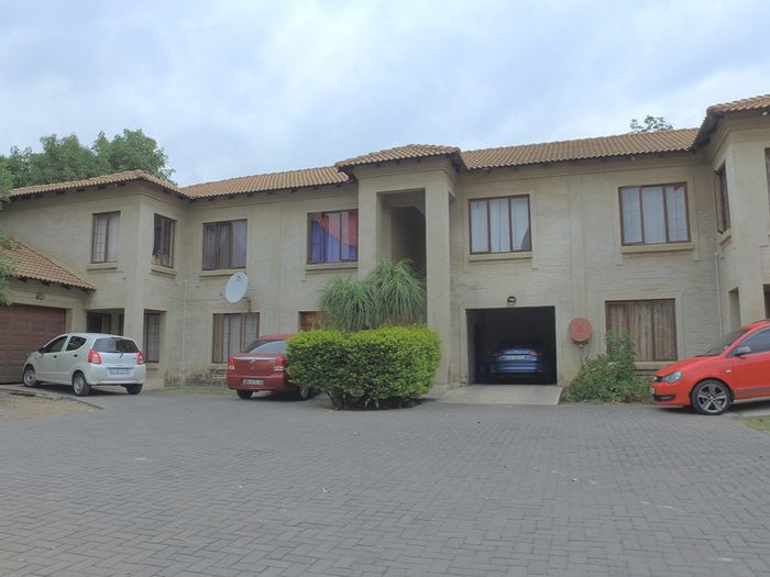 For Sale: Apartment in Bo Dorp with balcony, garage, and close to schools.