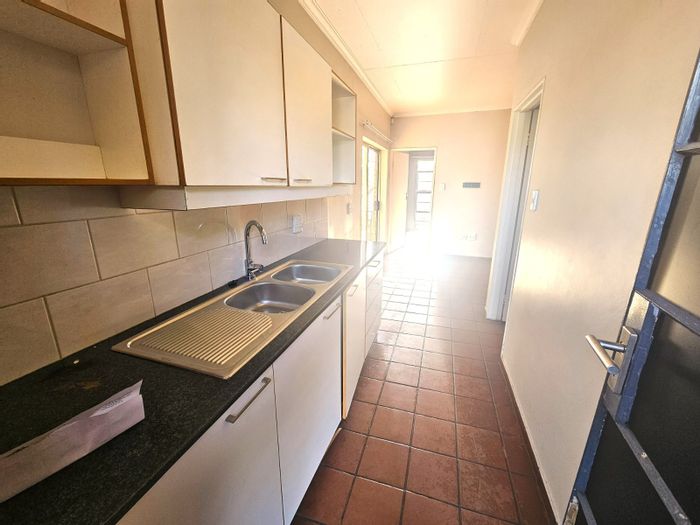 1-Bedroom Apartment For Sale in Bo Dorp, with patio and secure complex.