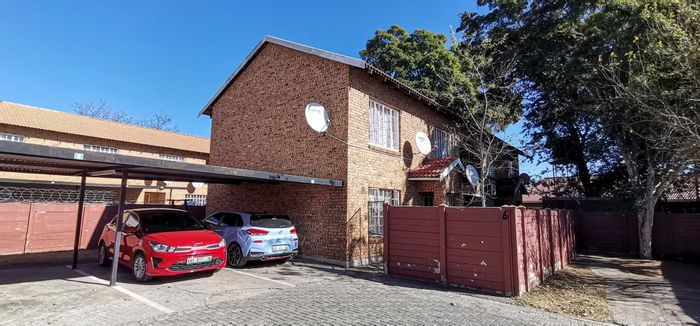 For Sale: Apartment in Bo Dorp with 2 bedrooms, private yard, and parking.
