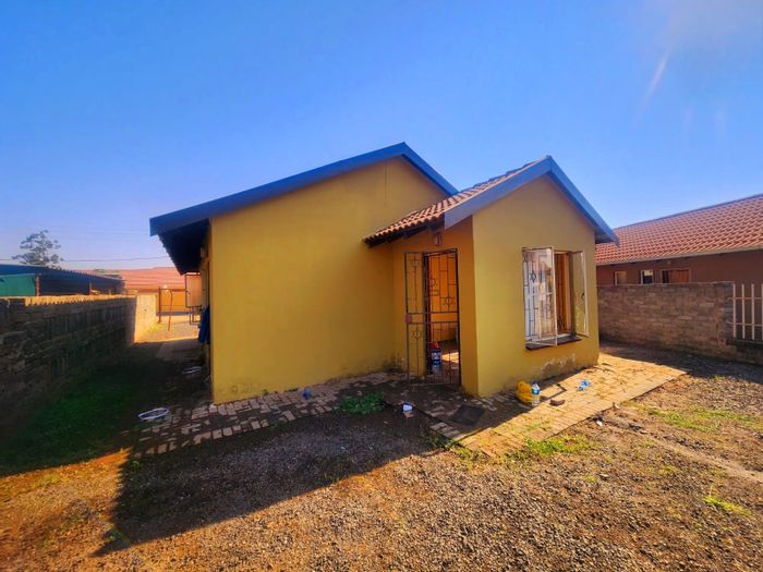 3-Bedroom House For Sale in Boitekong with spacious stand and covered parking.