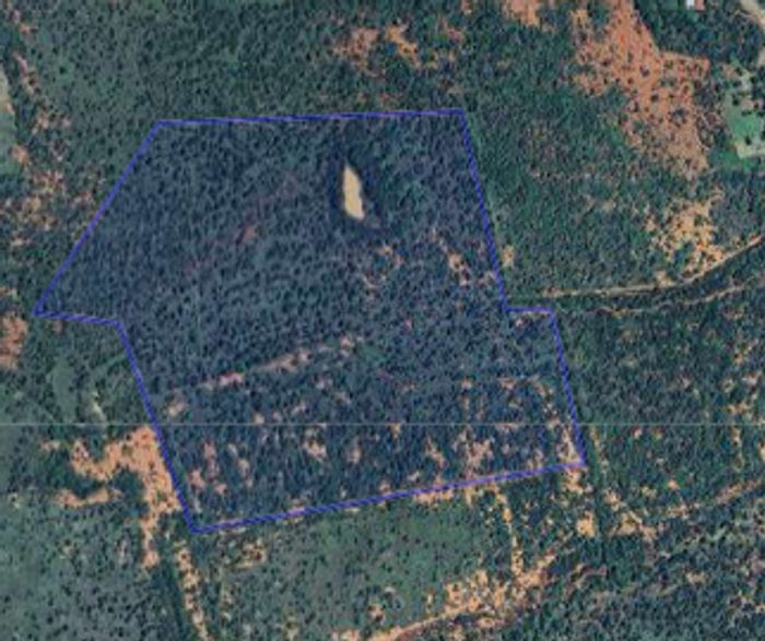 For Sale: 27.33-hectare farm in Rustenburg Rural with borehole and dam.