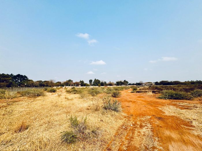 Versatile 4.15-hectare farm in Waterkloof AH, for sale with agricultural potential.