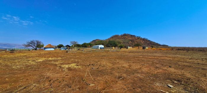Rietfontein AH Farm For Sale: 21.4ha with borehole, electric fencing, and multiple dwellings.