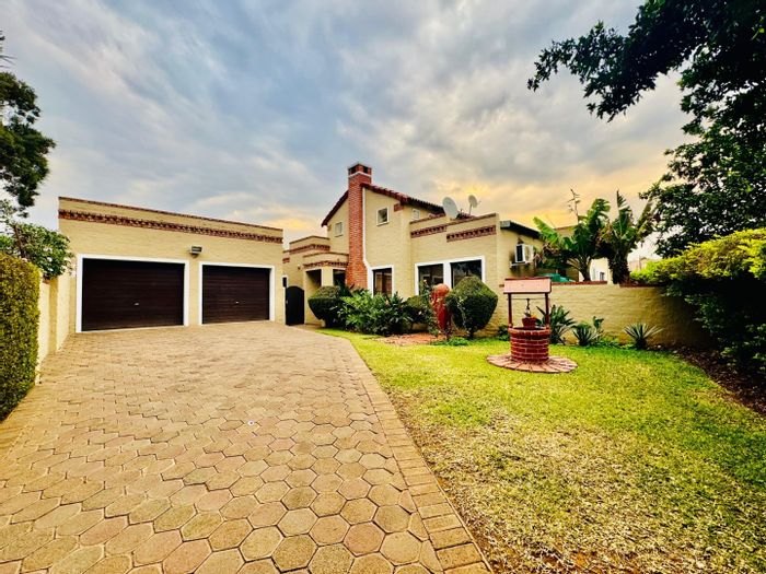 Waterval East House For Sale: 3 Bedrooms, double garage, security estate amenities.