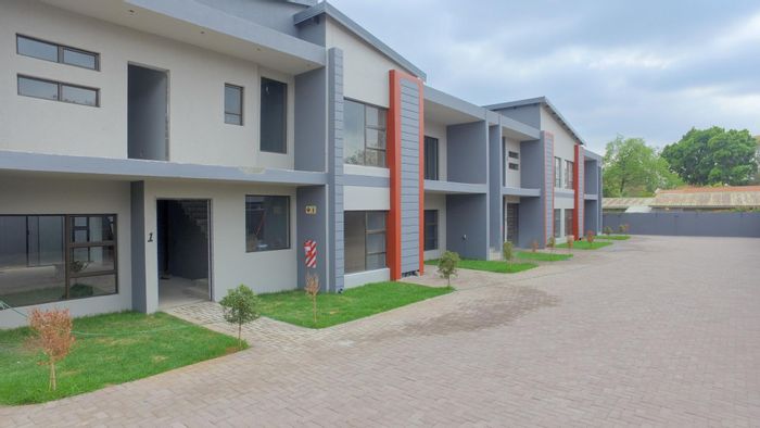 For Sale: Apartment in Bo Dorp with 2 bedrooms, en-suites, and covered parking.
