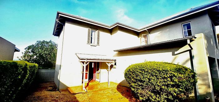 For Sale: House in Waterval East with 4 bedrooms, security, and spacious yard.