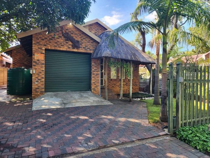 Geelhoutpark House For Sale: 3 Bedrooms, JoJo tanks, garage, and irrigation system.
