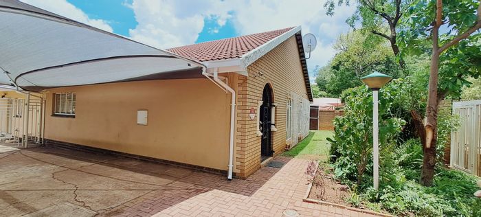 For Sale: House in Protea Park with 3 beds, 2 baths, and ample parking.