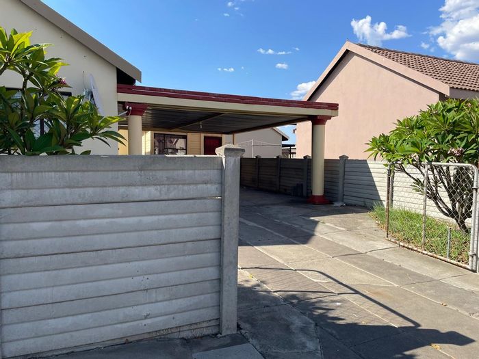 3-bedroom house for sale in Freedom Park with extra income potential and parking.