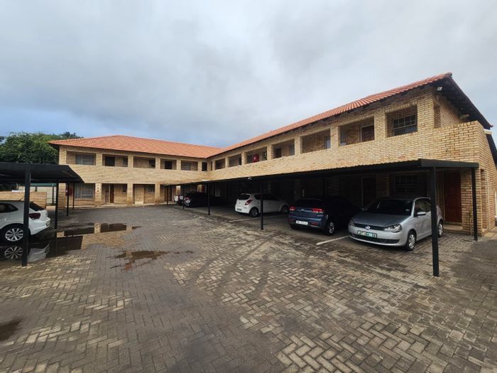 Mid Town Apartment For Sale: 2 Bedrooms, communal braai area, secure parking.
