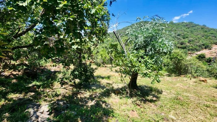 Vacant Land Residential in Cashan For Sale - 1198m² in secure Rockcliff Estate.