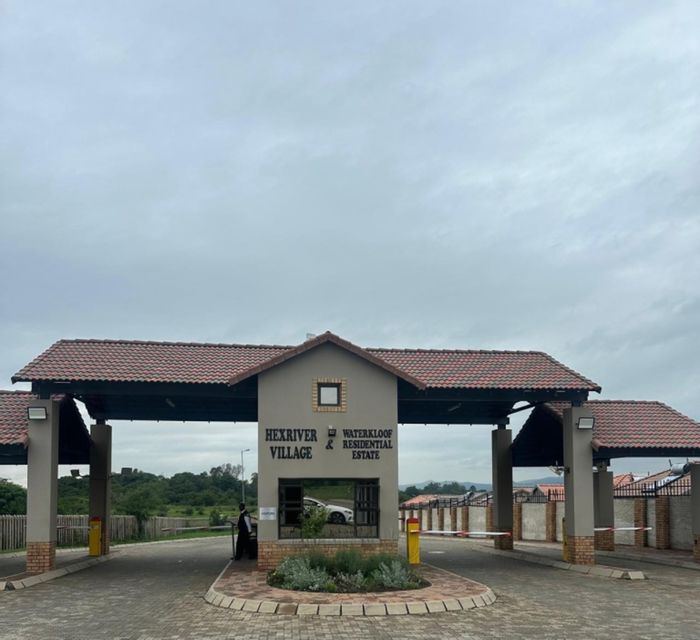 For Sale: House in Waterkloof AH with 3 beds, secure estate, open plan living.