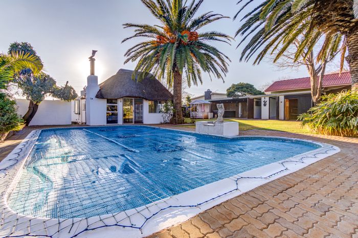 For Sale: House in Hurlyvale with pool, granny flat, and entertainment areas.