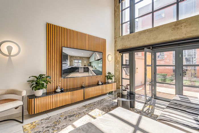 For Sale: Luxury 3-bedroom apartment with private lift and pool in Hyde Park.