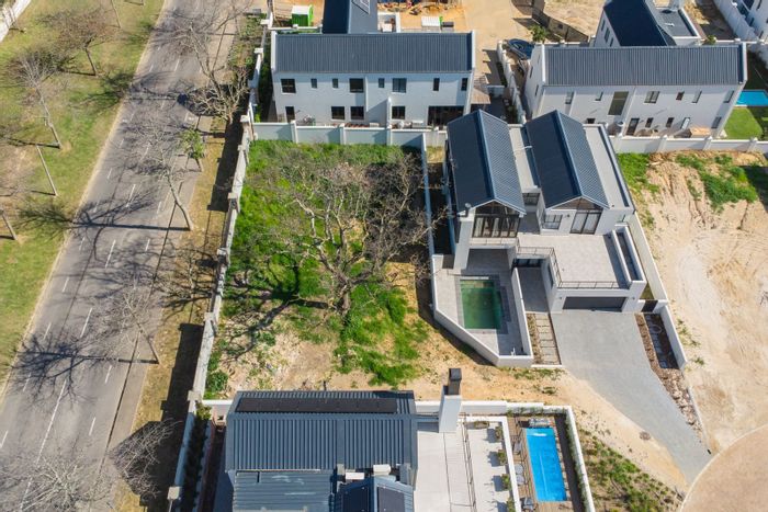 Vacant Land Residential For Sale in Paradyskloof, 556 m² in Kingsview Estate.