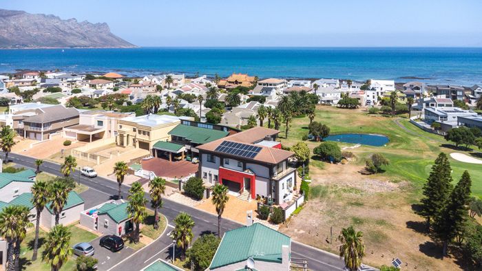 For Sale: House in Greenways Golf Estate with golf access, wine cellar, and privacy.