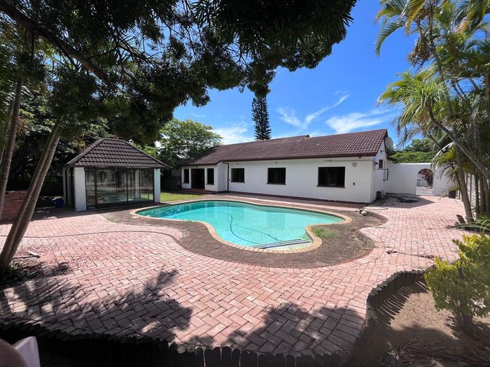 For Sale: Spacious 5-Bedroom House in Meer En See with Pool and Entertainment Area.