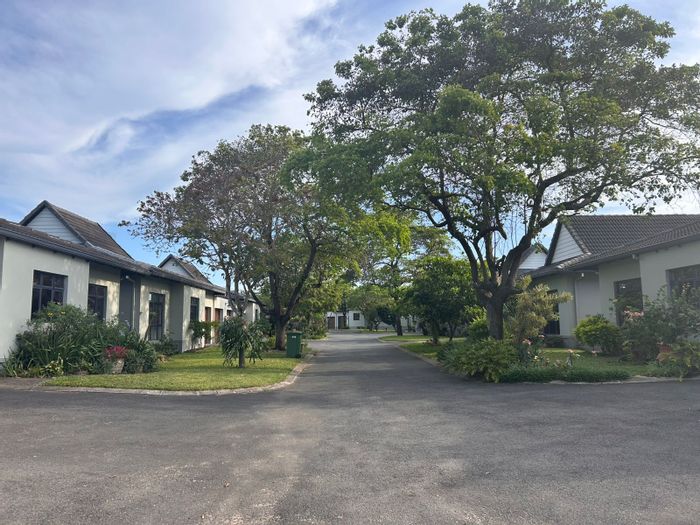 3-Bedroom Townhouse For Sale in Mzingazi Golf Estate with private yard and double garage.