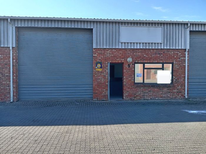 Industrial unit in George Industrial with offices, loading bay, and secure access. To Rent.
