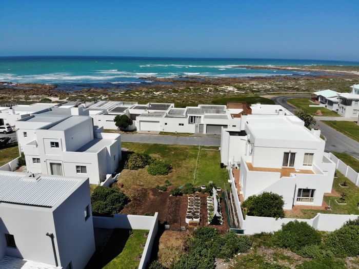 For Sale: Vacant Land Residential in Struisbaai Central, near beach and amenities.
