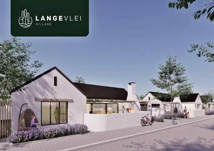 For Sale: 2 Bedroom House in Struisbaai Central with on-site hospital and crèche.