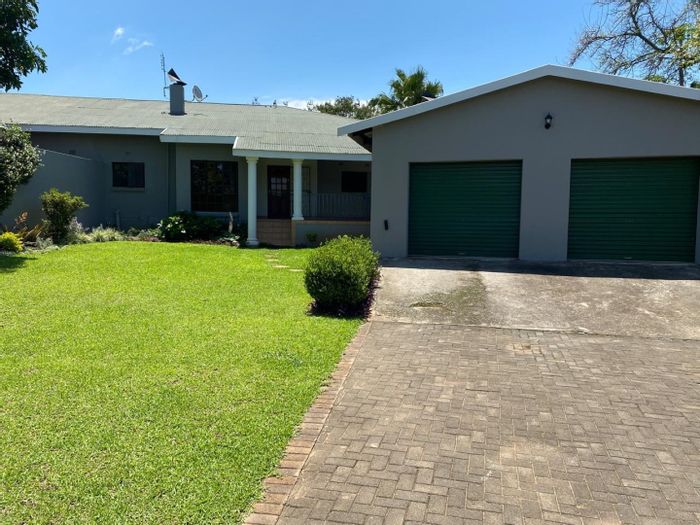 For Sale: House in White River Ext 9 with garden cottage, braai areas, and double garage.