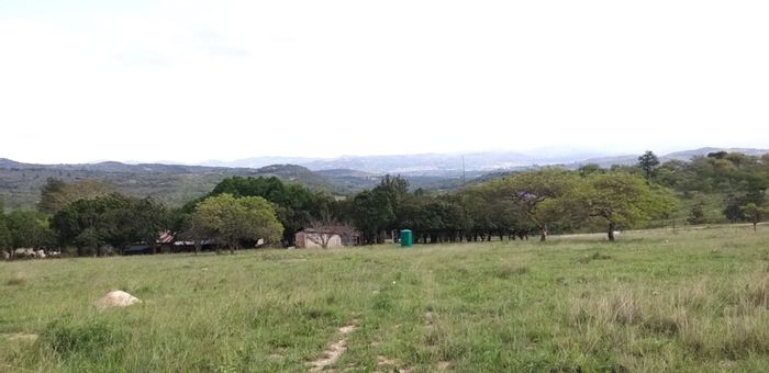 For Sale: Highlands AH Farm with 4 Houses, Arable Land, and Income Potential.