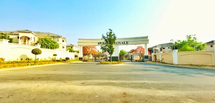 For Sale: 2-bedroom apartment in Summerset with garden views, security, and amenities.