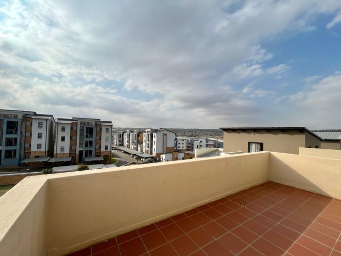 St Aidan Apartment for Sale in Barbeque Downs: Spacious, Pool, Kids Area!