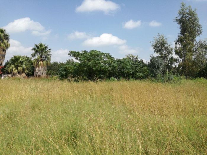Vacant Residential Land for Sale in Derby - 743m², Ideal for Dream Home or Investment.