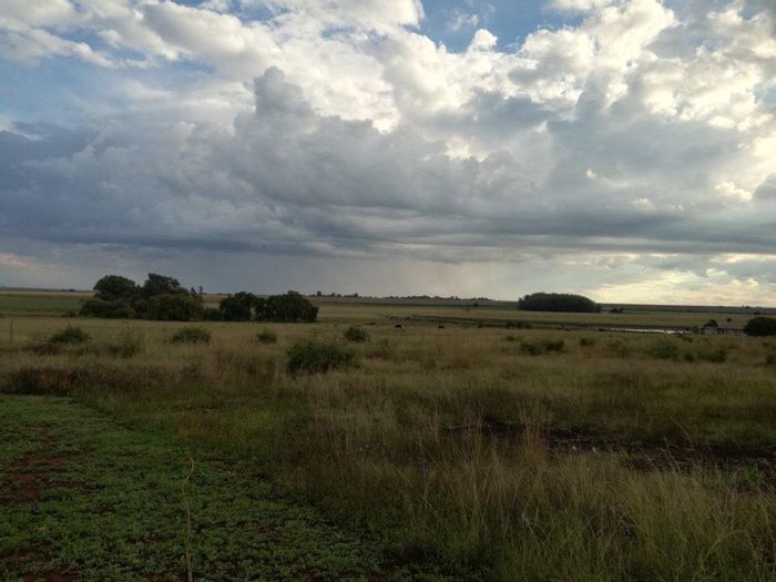 Vacant Land Residential For Sale in Derby: 1487m² for dream home or investment.