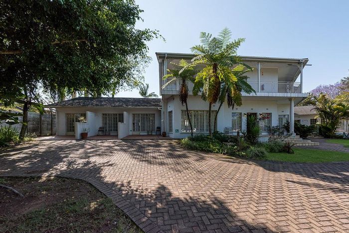 For Sale: House in White River Ext 1 with pool, conference facility, and ample parking.