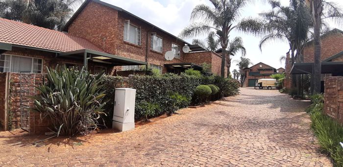 Highveld Townhouse For Sale: 2 Bedrooms, Garden, Garage, Secure Community Access!