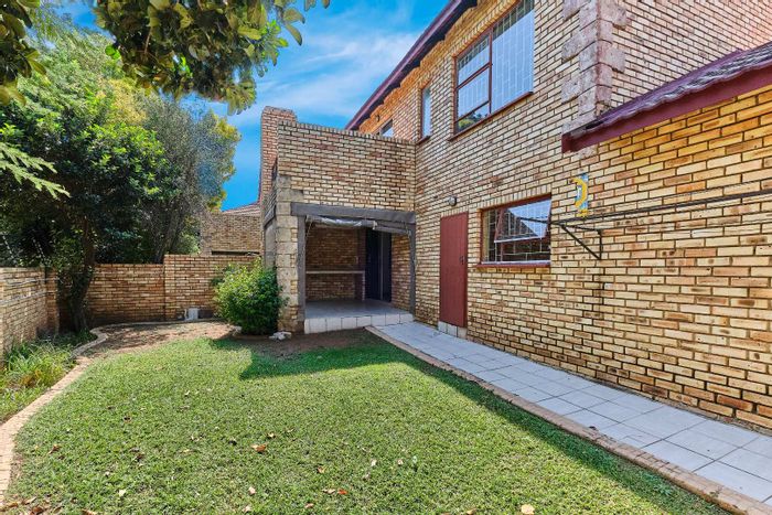 For Sale: 3-Bedroom Townhouse in Wilgeheuwel with pool, garden, and 24/7 security.