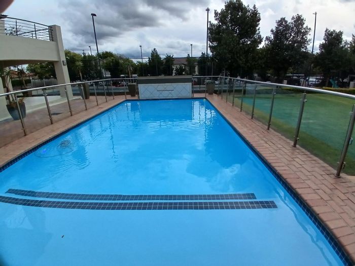 Modern 2-Bedroom Apartment in Fourways with Pool, Tennis Court, and Garden Access