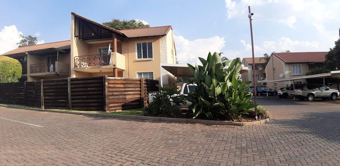 Modern 2-Bedroom Apartment for Sale in Secure Die Hoewes Complex with Amenities