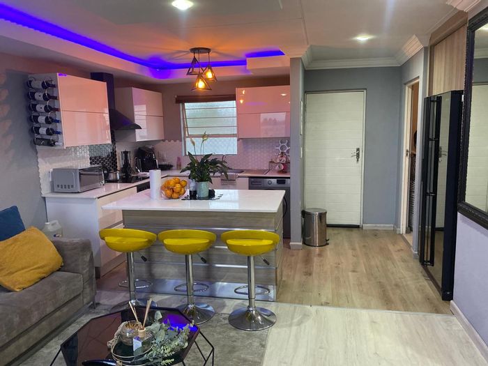 For Sale: 2-bedroom apartment in Albertsdal with parking, spacious living, and convenient access.