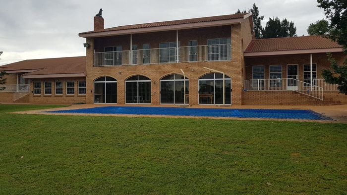 For Sale: Spacious Sasolburg Rural Farm with river access, ideal for B&B conversion.