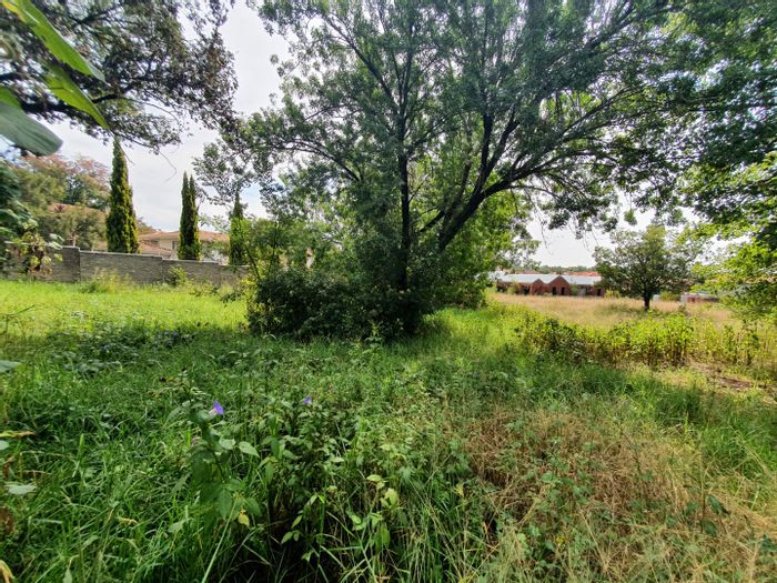 Vacant Land Residential for Sale in Vanderbijlpark Central, 762 m² space available.