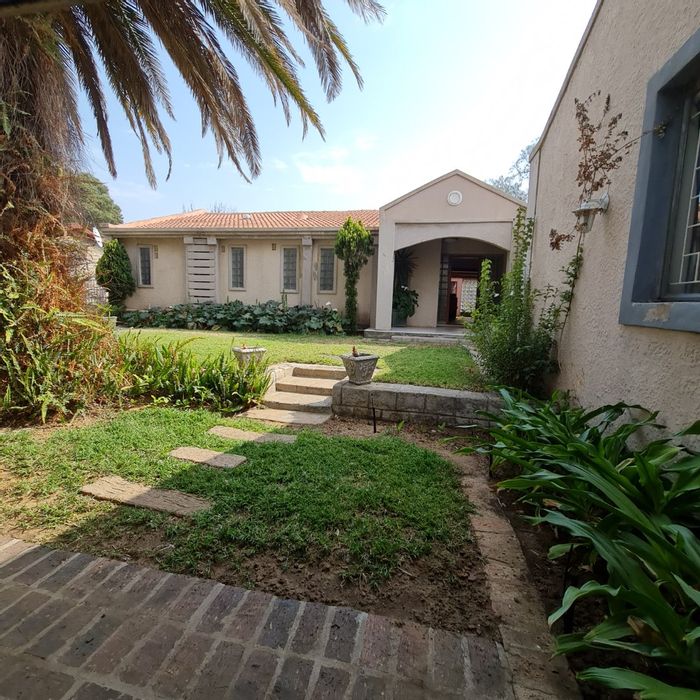 For Sale: Spacious 6-bedroom house with pool, garden, and ample parking in Sasolburg Central.