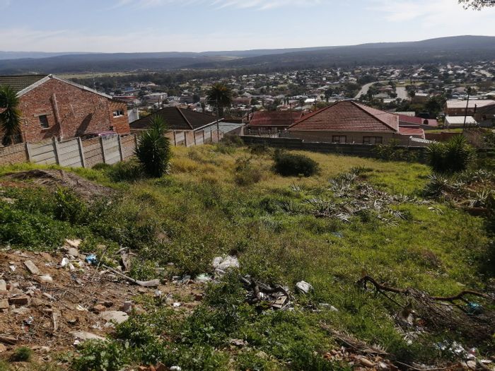 Heuwelkruin For Sale: 779 m² vacant land with approved plans and municipal services.