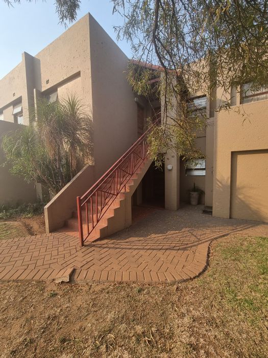 Vaalpark Townhouse For Sale: 2 Bedrooms, river access, communal pool, playground.