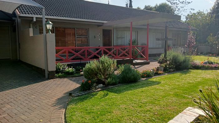 For Sale: Spacious 4-Bedroom House in Sasolburg Ext 23 with Pool and Lapa.